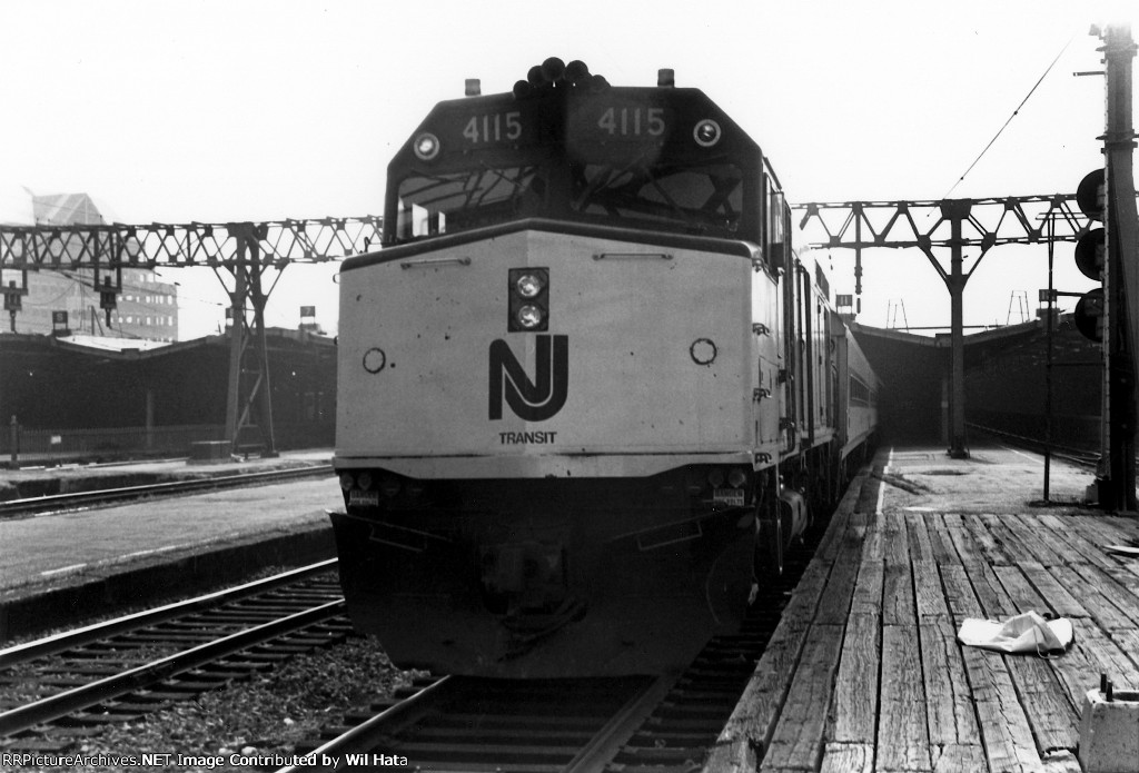 NJT F40PH-2 4115